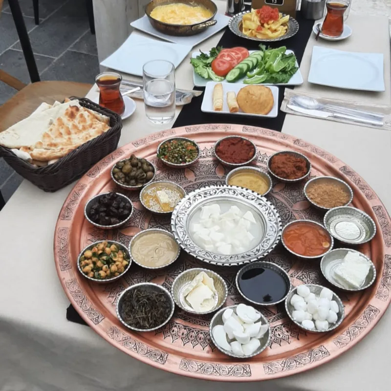 Episode 57 — Capítulo 57 - COMIDA de TURQUÍA - Kebab, baklava y... ¡Mucho más!